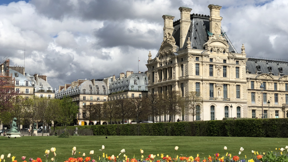 Париж та його український профіль. Авіатур