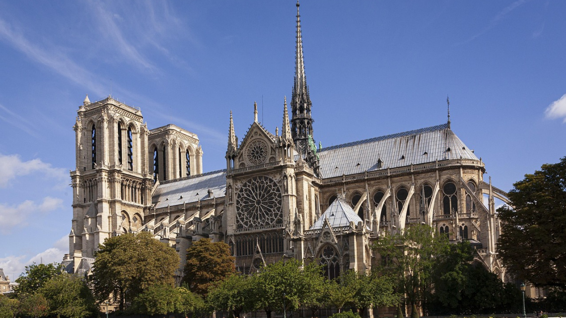 Париж та його український профіль. Авіатур