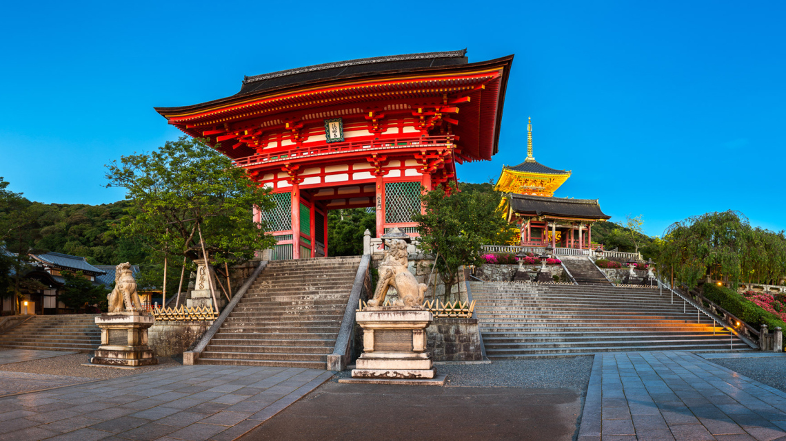 Груповий круїз з Китаю до Японії. Українська група