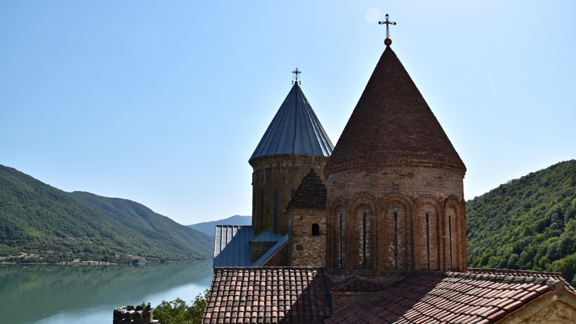 Грузинські канікули: атмосферний Тбілісі, величні гори Казбегі та винна Кахетія