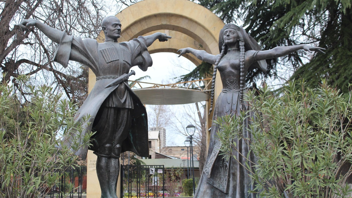 Грузинські канікули: атмосферний Тбілісі, величні гори Казбегі та винна Кахетія