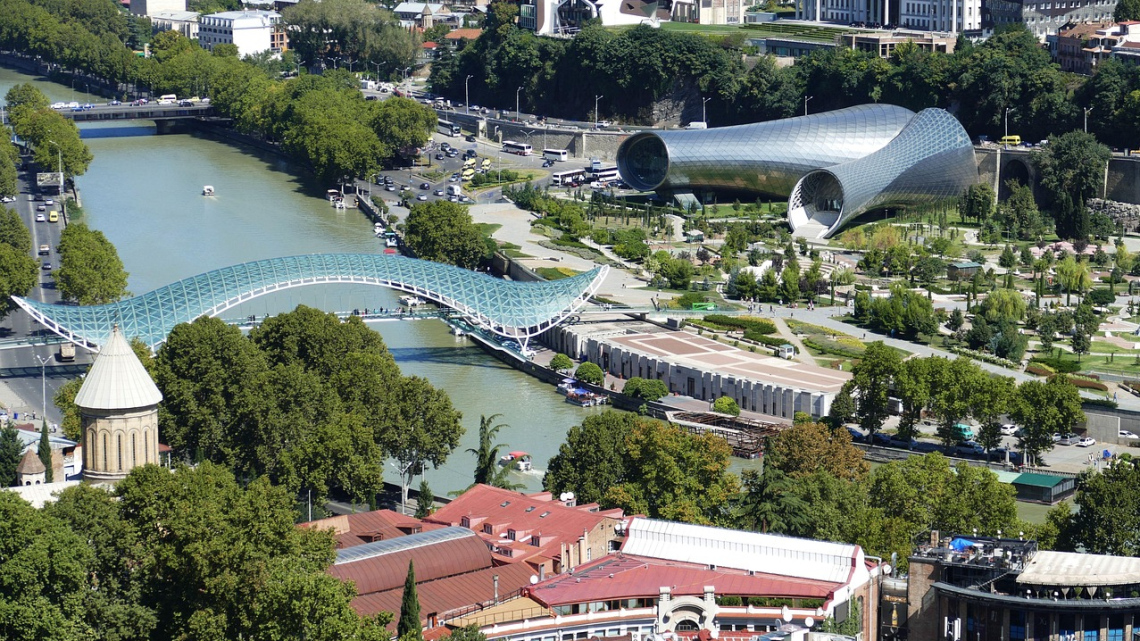 Грузинські канікули: атмосферний Тбілісі, величні гори Казбегі та винна Кахетія