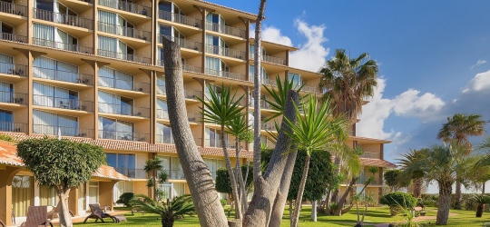 Four Views Oasis 4*  